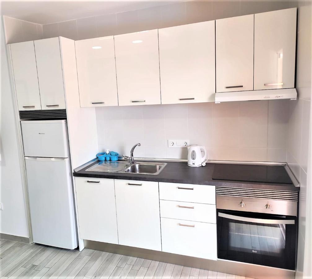 Cris Sol Apartments Лос Кристианос Экстерьер фото